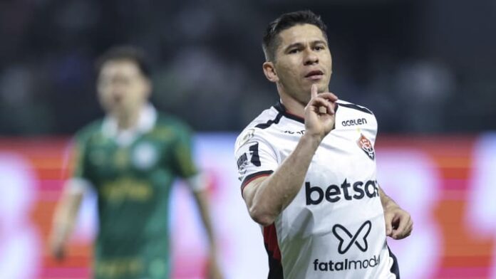 Osvaldo marcou o primeiro gol dele no Brasileirão 2024 nesta noite