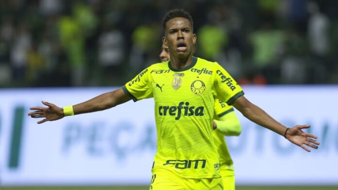 Estêvão vai trocar o Palmeiras pelo Chelsea no ano que vem.
