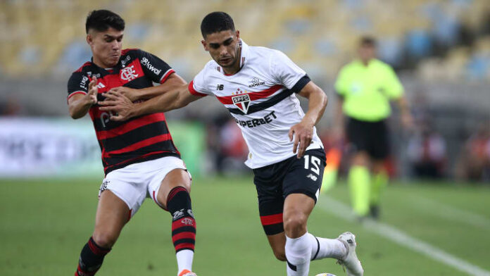 Camisa 7 está fora do jogo contra o Tricolor