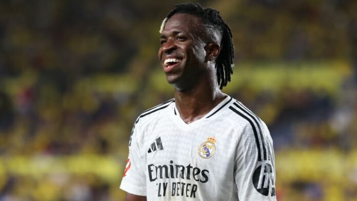 Vinicius Junior estará em campo pelo Real Madrid contra o Betis