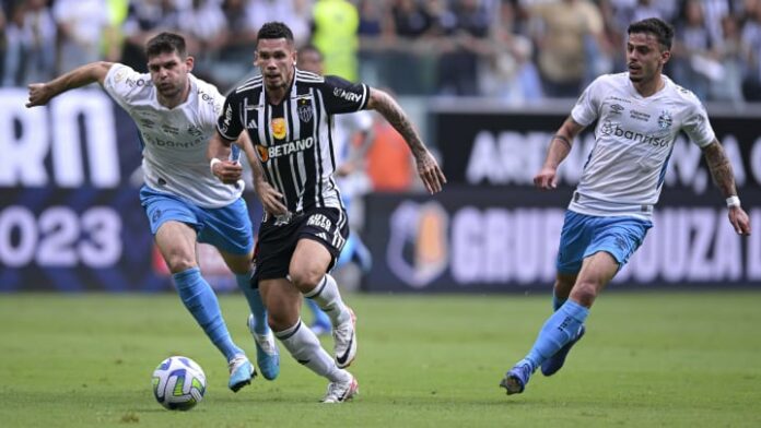 Kannemann e Paulinho estão entre os principais jogadores de Grêmio e Atlético-MG
