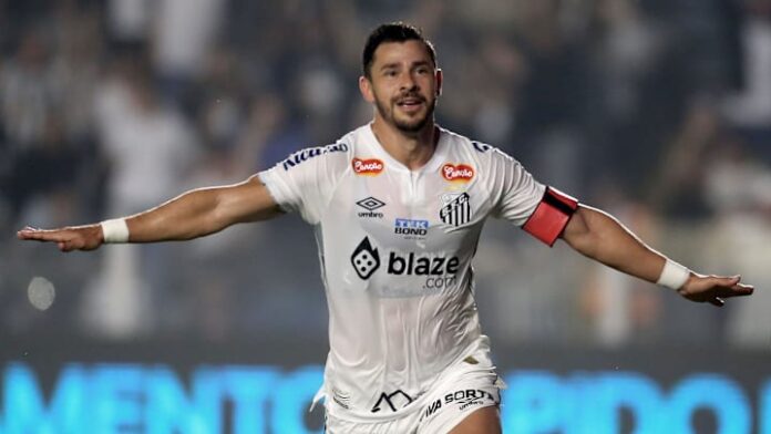Giuliano tenta ajudar o Santos em mais uma rodada da Série B.