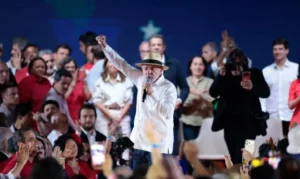 PT oficializa candidatura de Lula à Presidência 2026