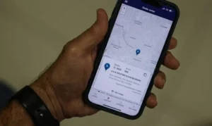 Eleitores consultam local de voto em trânsito no e-Título
