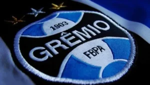 Grêmio suspende sócio acusado de gesto racista em Gre-Nal