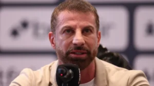 Celulite facial que internou presidente do Vasco exige tratamento rápido