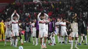 Flamengo e Palmeiras vencem e esquentam duelo pelo título do Brasileirão