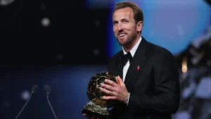 Harry Kane vence sua primeira Bola de Ouro com 61 gols na temporada